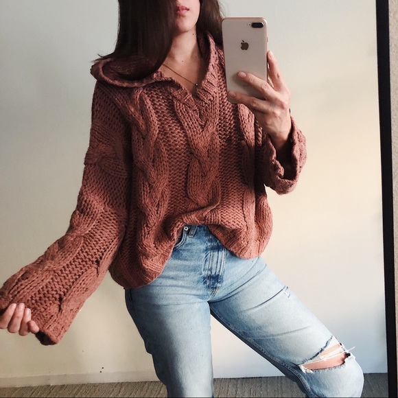 Last L — CABLE KNIT HOODED SWEATER - Picture 4 of 5